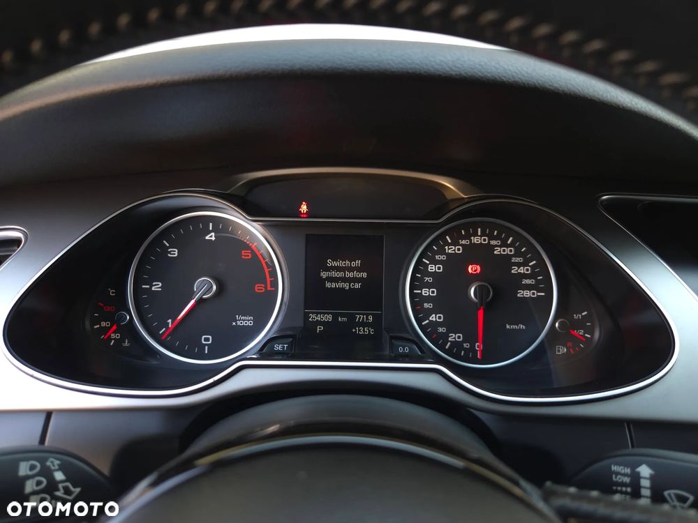 Audi A4 Avant 2.0 TDI DPF multitronic S line Sportpaket - 26