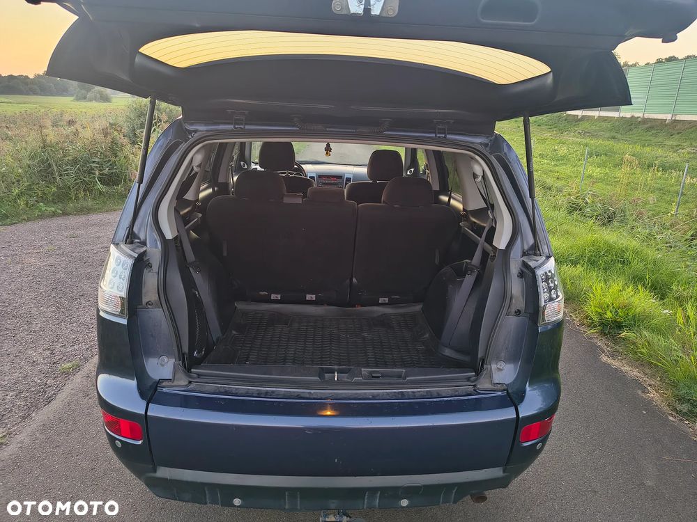 Mitsubishi Outlander 2.4 4WD Intense - 29