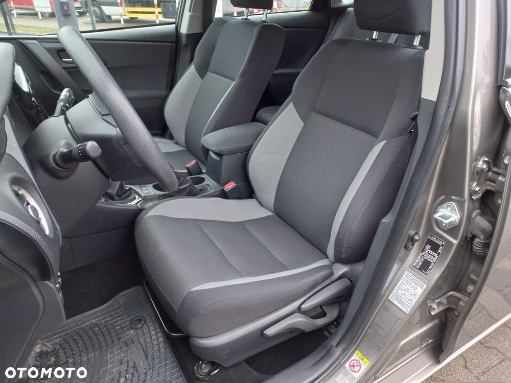 Toyota Auris - 18