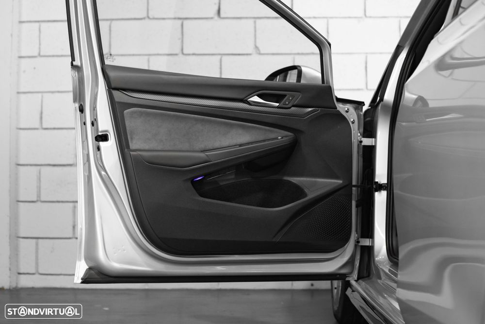 VW Golf Variant 2.0 TDi R-Line DSG - 26