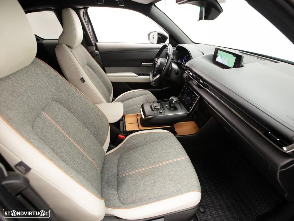Mazda MX-30 e-SKYACTIV - 10