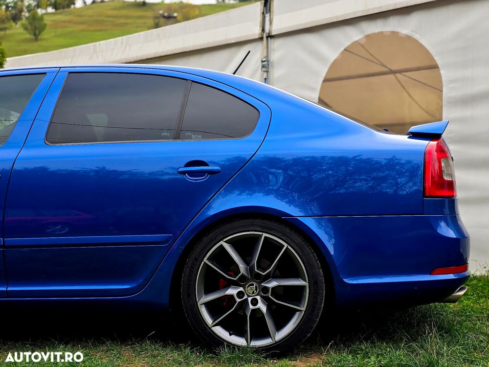 Skoda Octavia 2.0 TDI CR DPF DSG RS - 9