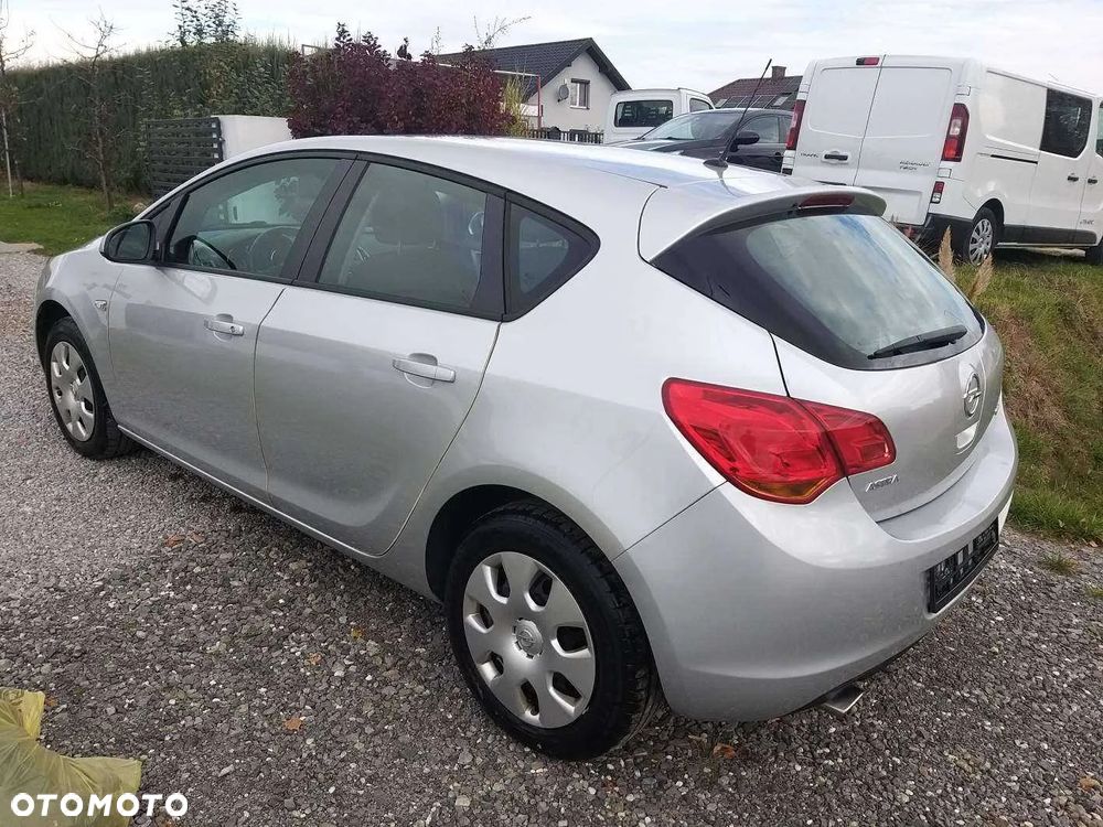 Opel Astra 1.6 Turbo Sport - 3
