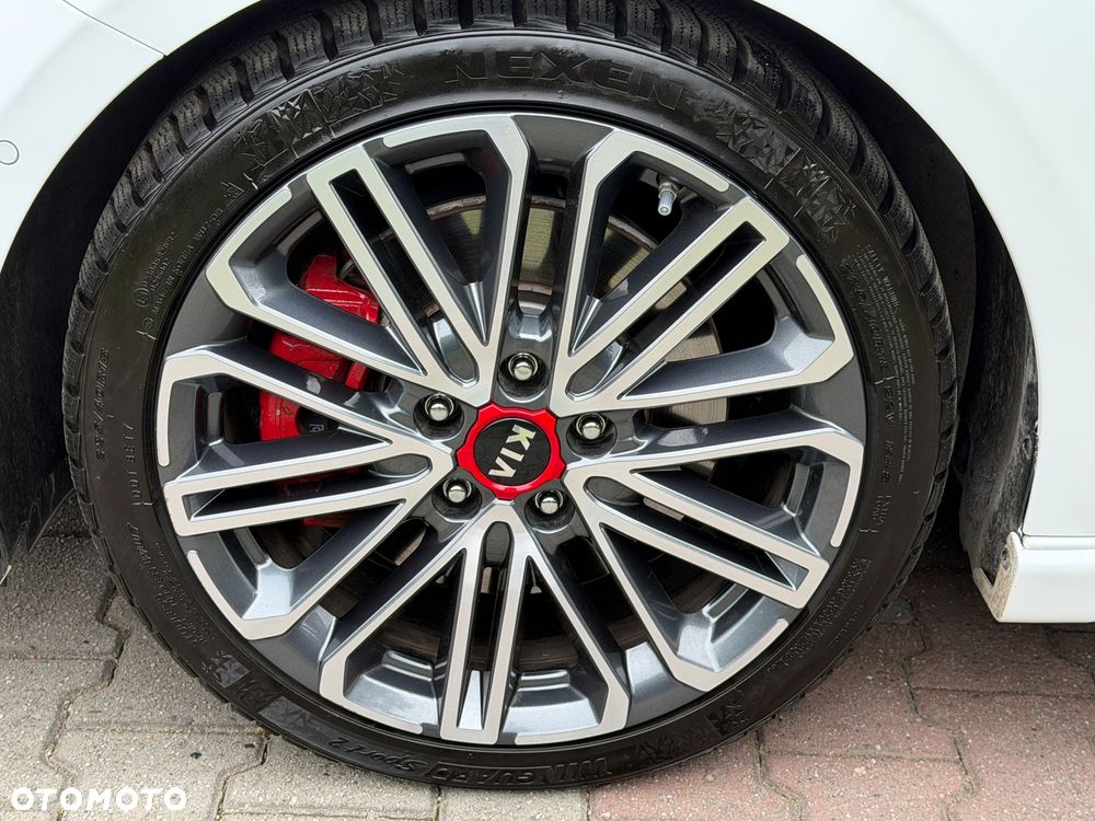 Kia Ceed 1.6 T-GDI GT-Challenge - 13