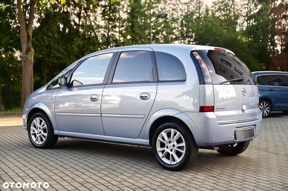 Opel Meriva 1.8 16V Essentia Easytronic - 9