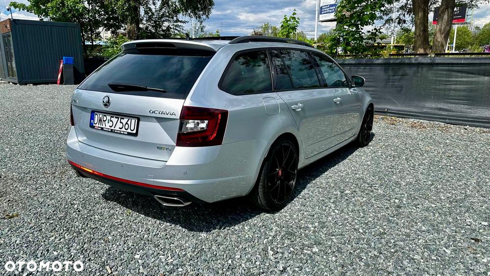 Skoda Octavia 2.0 TDI DSG RS - 5