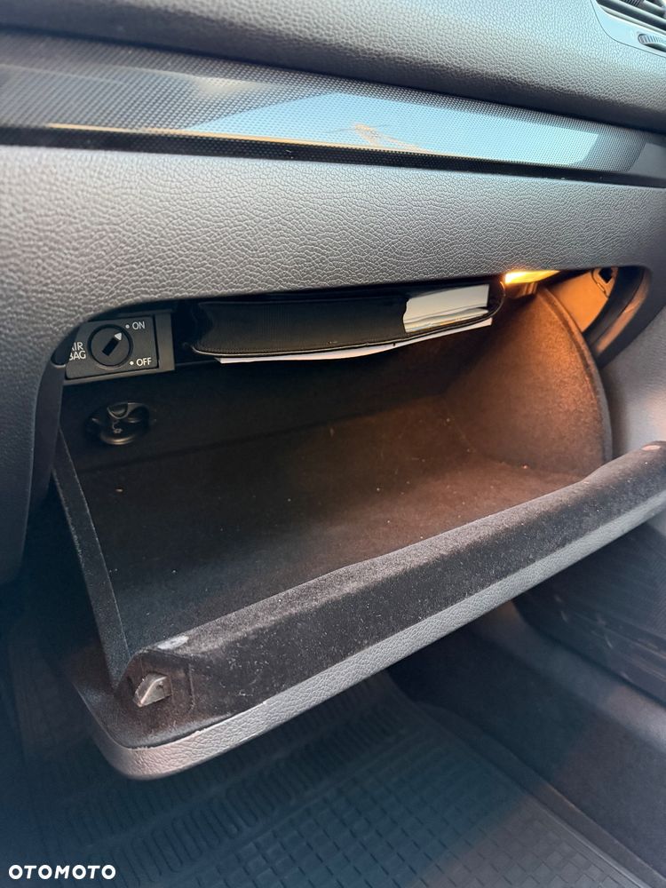 Volkswagen Golf - 21