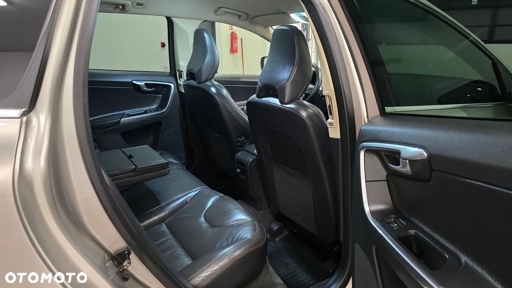 Volvo XC 60 D3 Drive-E Summum - 6