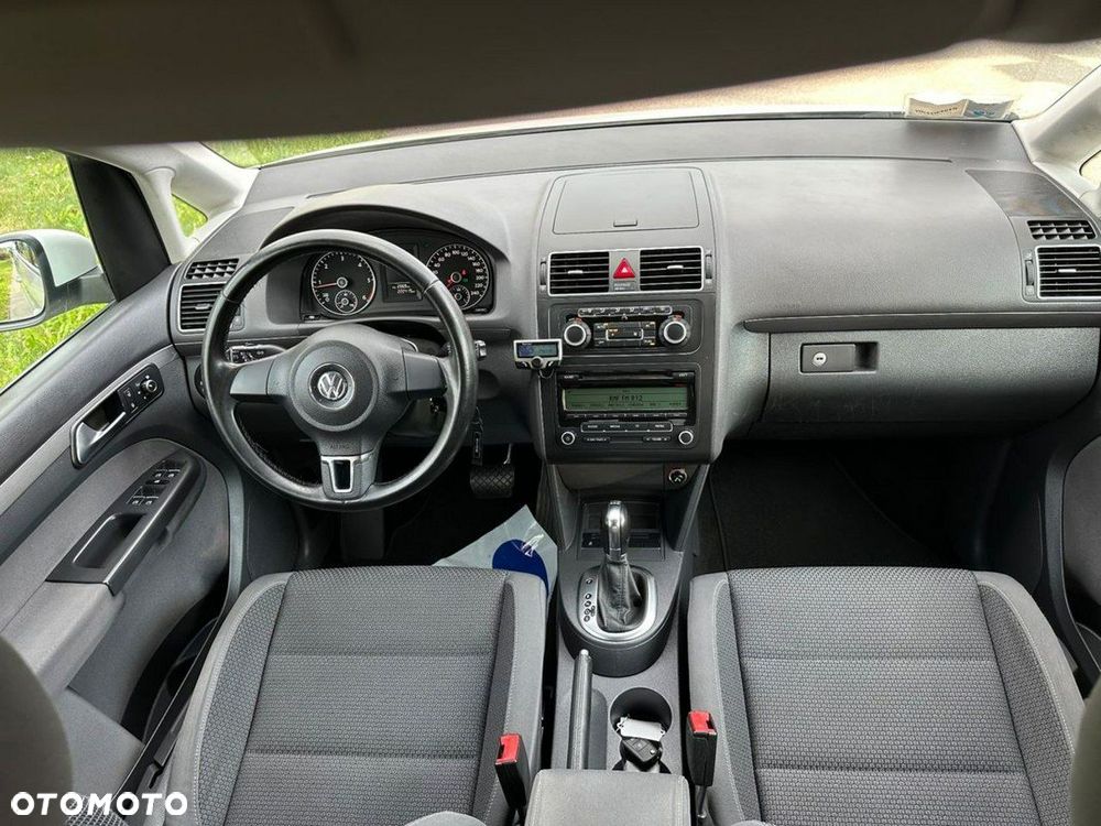 Volkswagen Touran - 10