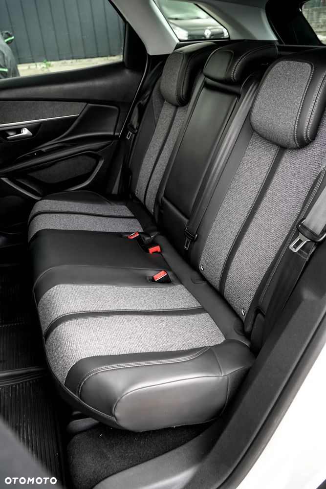 Peugeot 3008 BlueHDi 120 Stop & Start EAT6 Allure - 23