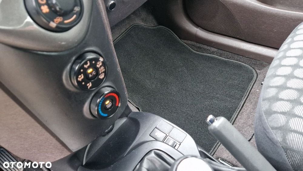 Toyota iQ 1.0 Sol - 14