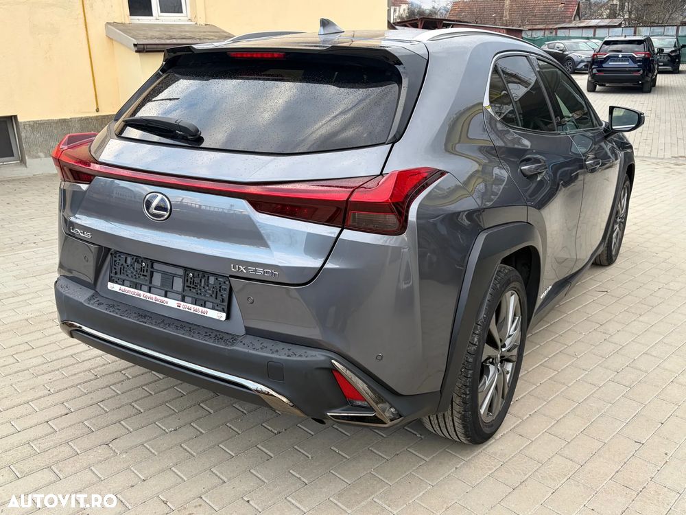 Lexus UX 250h (E-FOUR) F SPORT - 4