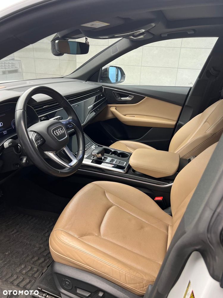 Audi Q8 55 TFSI quattro tiptronic - 7