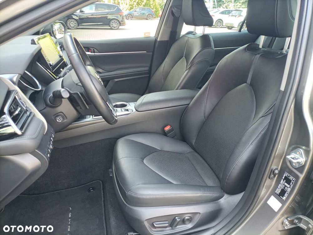 Toyota Camry 2.5 Hybrid Executive CVT - 11
