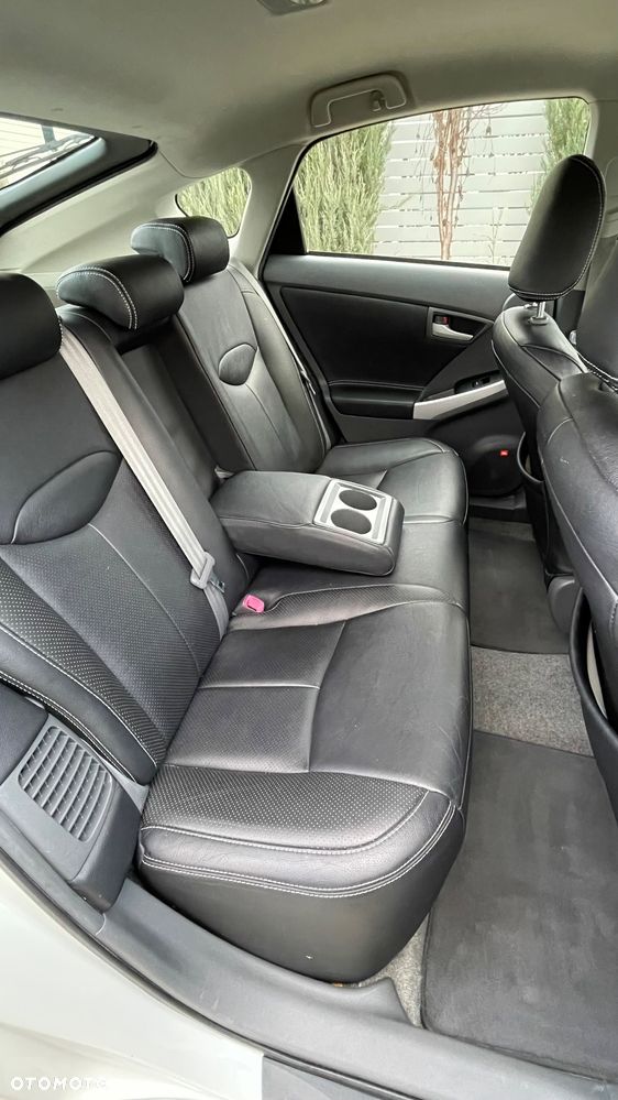 Toyota Prius 1.8 HSD Premium - 23