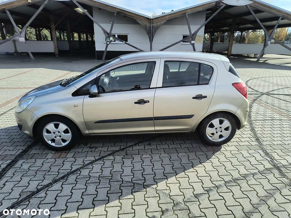 Opel Corsa 1.2 16V Essentia - 4