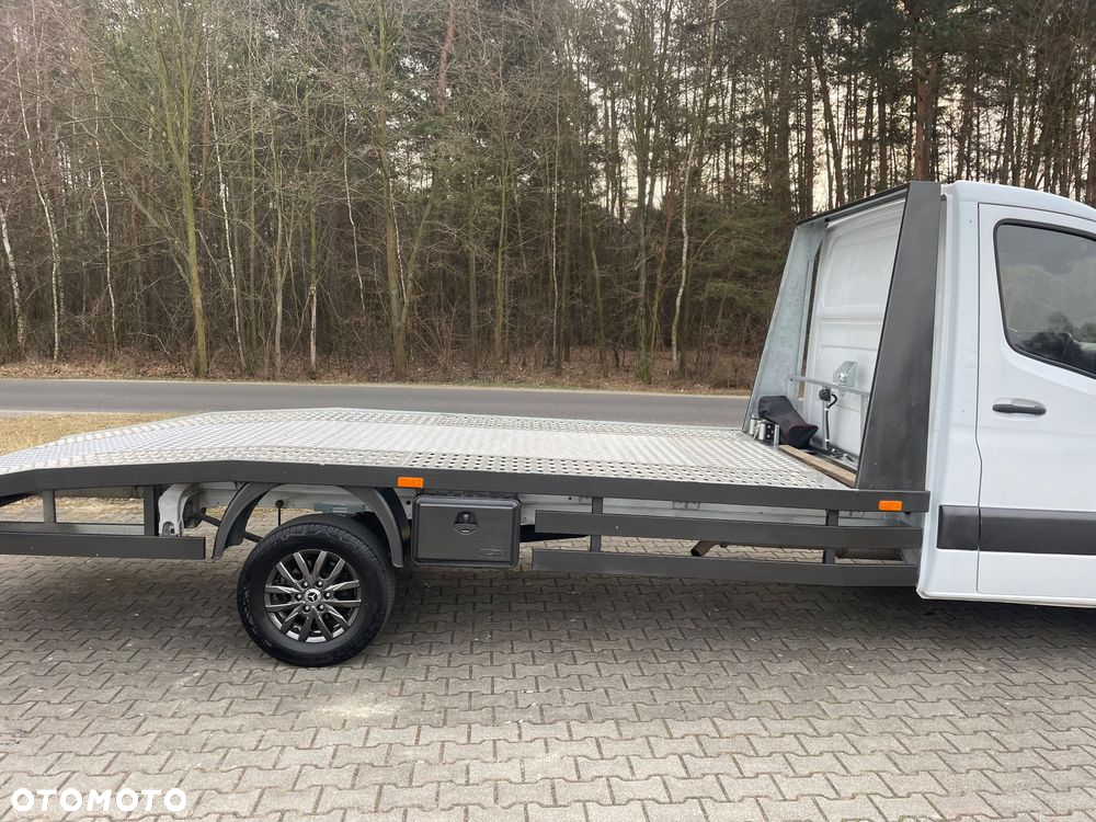 Mercedes-Benz Sprinter - 16