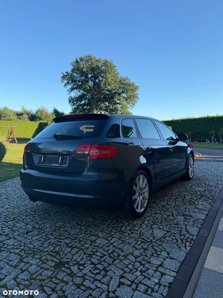 Audi A3 Sportback 2.0 TDI DPF quattro S line Sportpaket - 4
