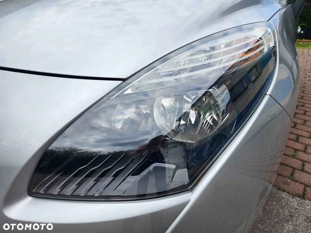 Renault Grand Scenic 1.6 16V 110 Dynamique - 19