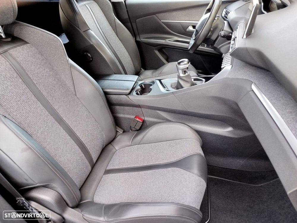 Peugeot 5008 1.2 PureTech Allure - 38