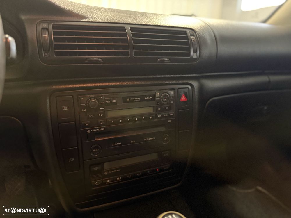 VW Passat 1.9 TDi Trendline 4M - 12