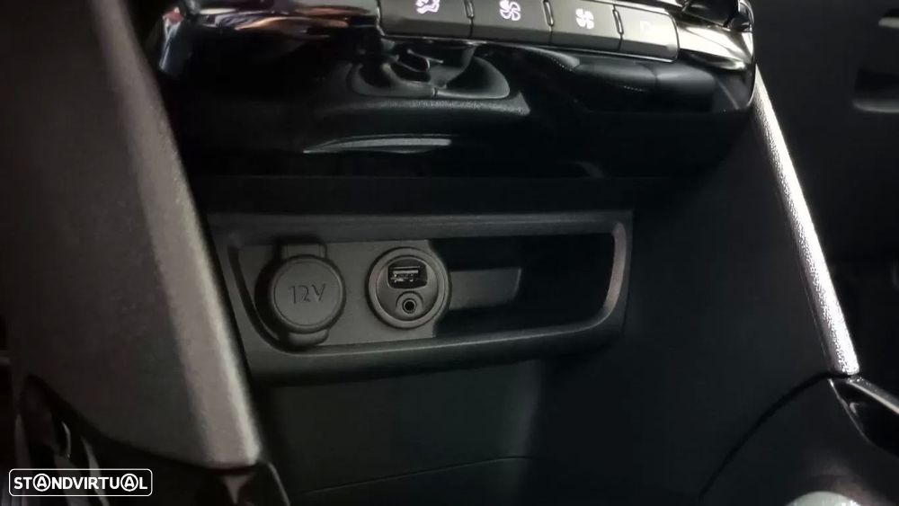 Peugeot 2008 1.2 PureTech Allure - 37