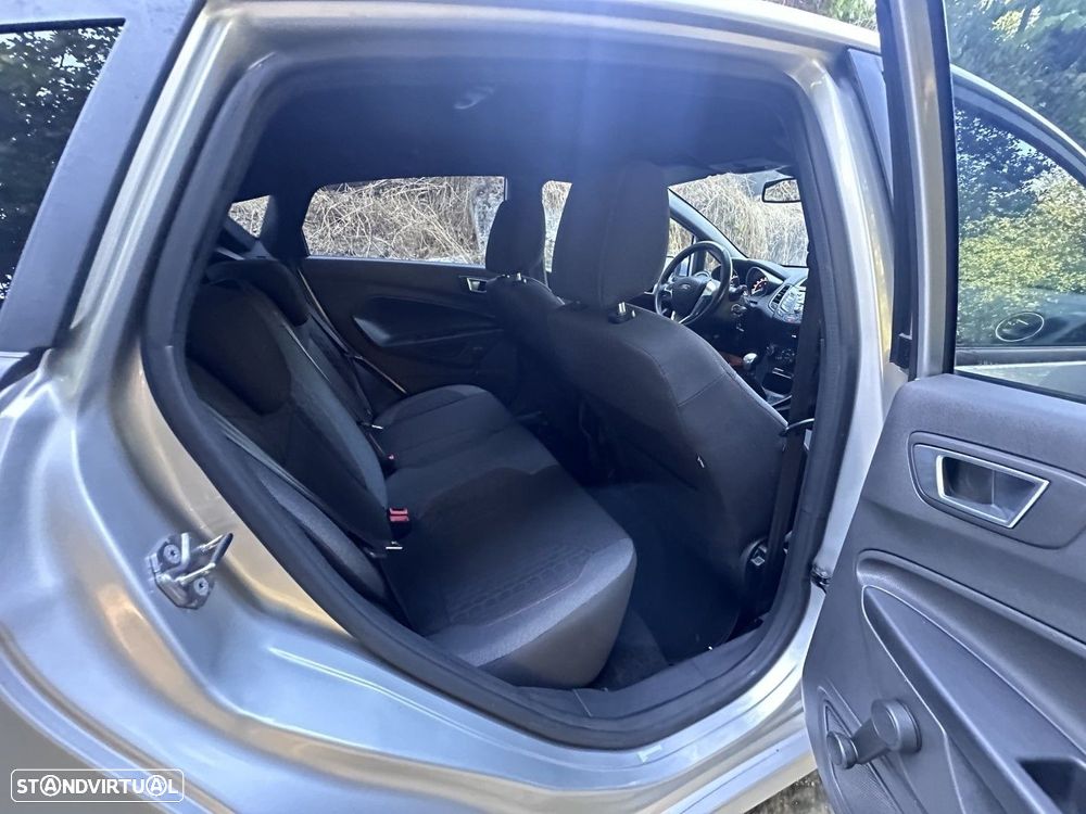 Ford Fiesta 1.0 EcoBoost S&S ST-LINE - 26