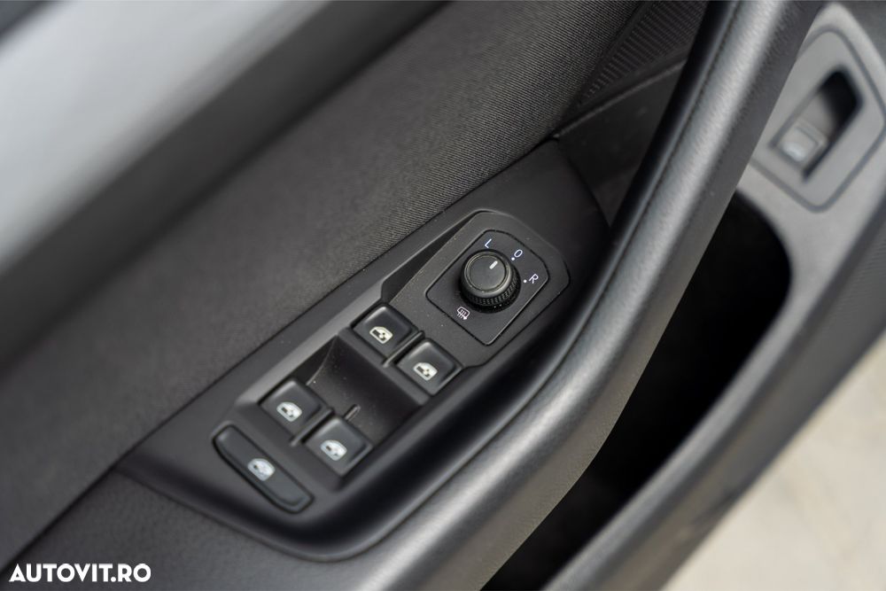 VOLKSWAGEN Passat 2023 — imagine 36