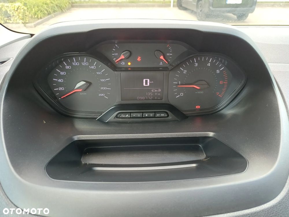 Peugeot Partner - 26