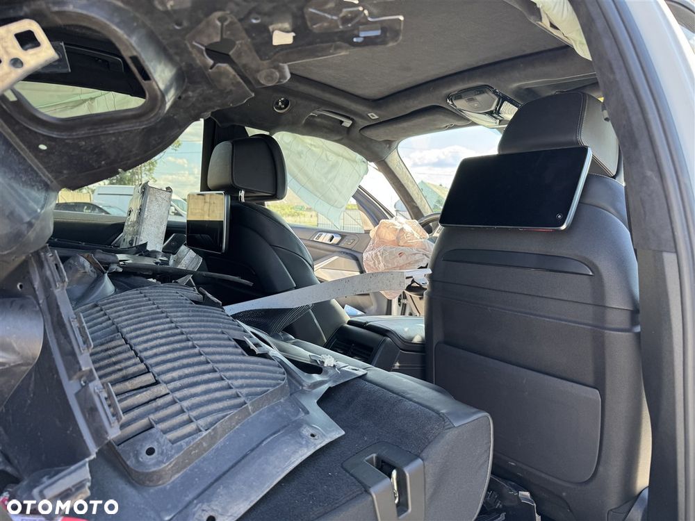 BMW X5 M50i - 24