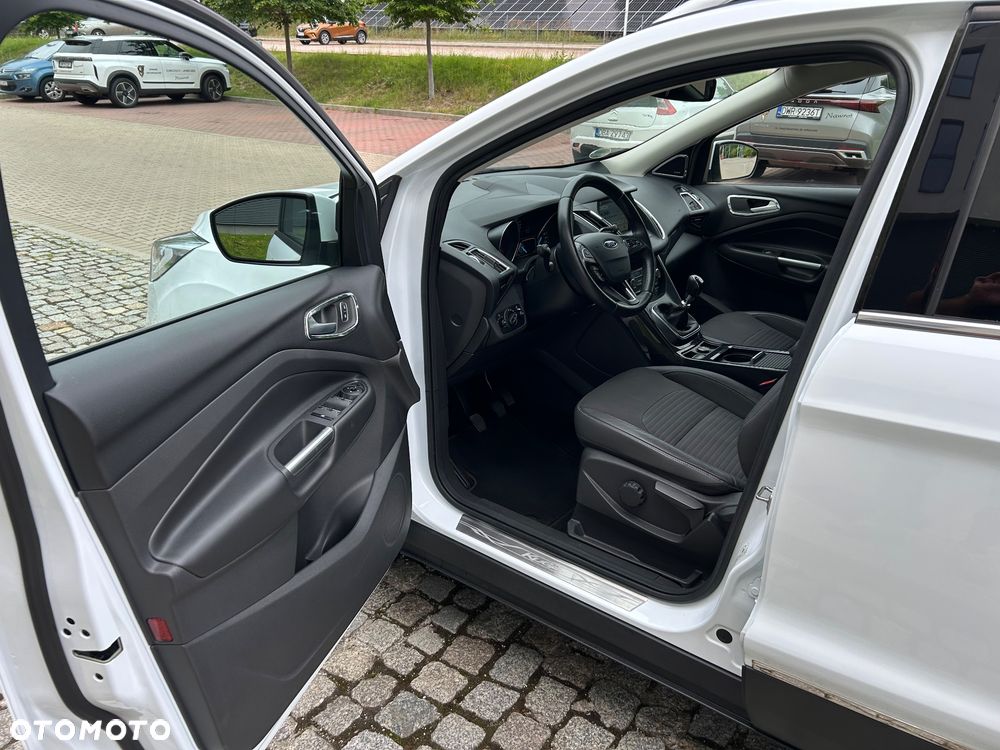 Ford Kuga 1.5 EcoBoost 2x4 Titanium - 15