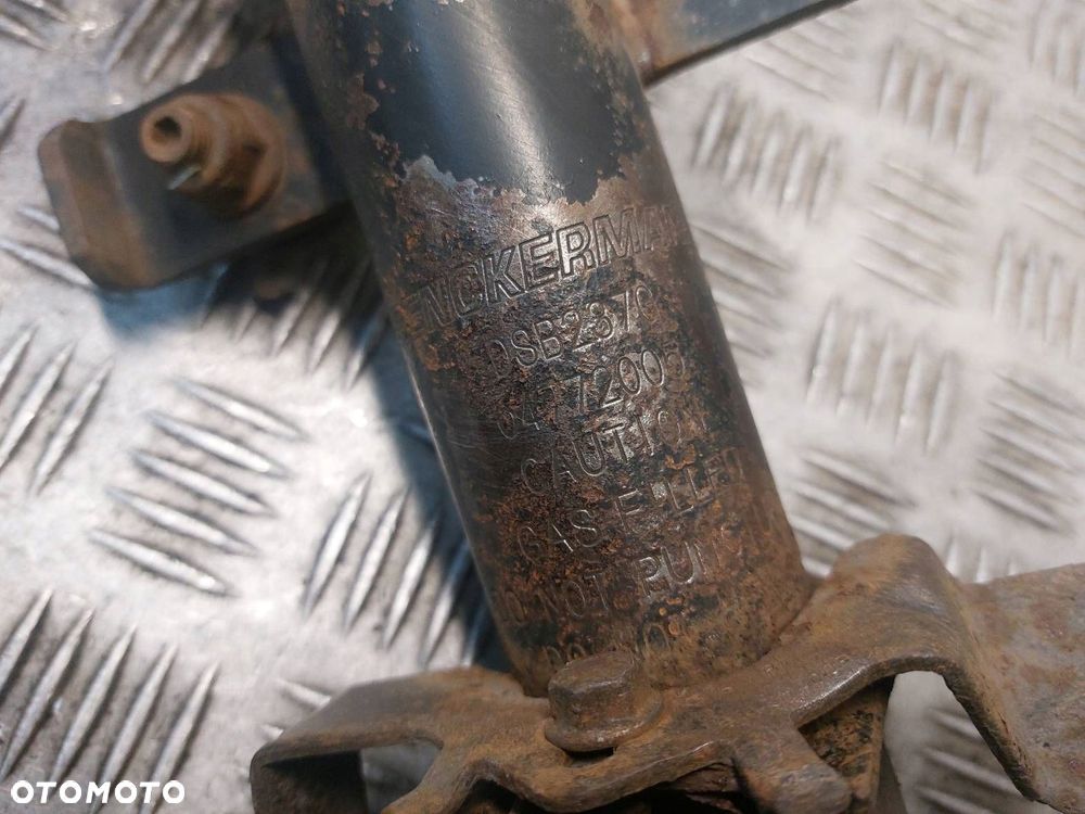 AMORTYZATOR SPRĘŻYNA ZWROTNICA  PRAWY PRZÓD RENAULT CLIO III LIFT - 2