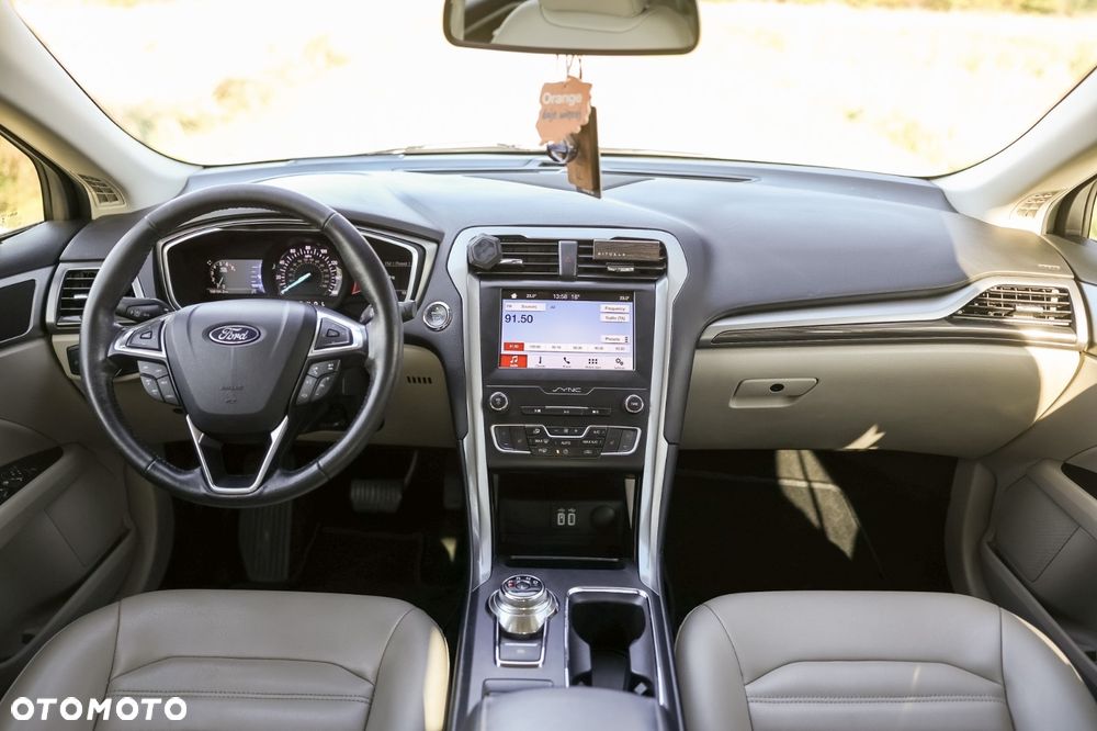 Ford Fusion - 7