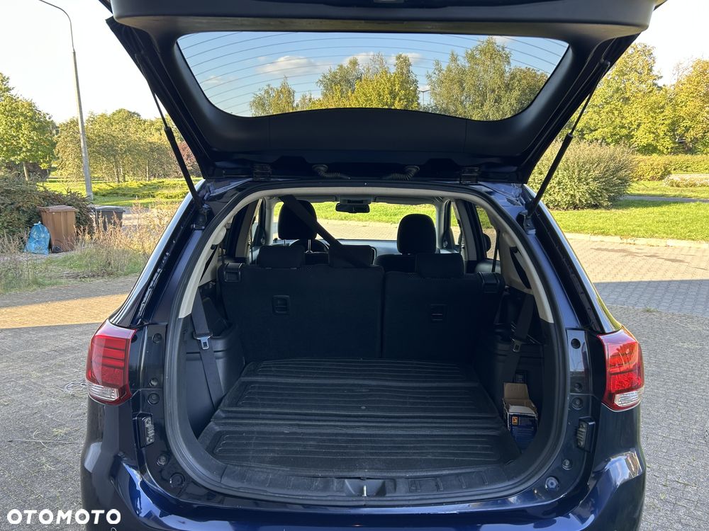 Mitsubishi Outlander 2.0 Intense + Navi 4WD CVT - 17