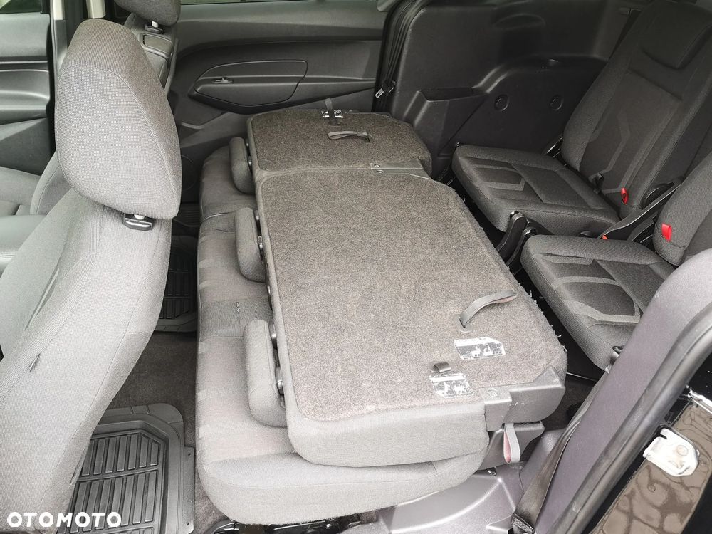 Ford Tourneo Connect Grand - 26