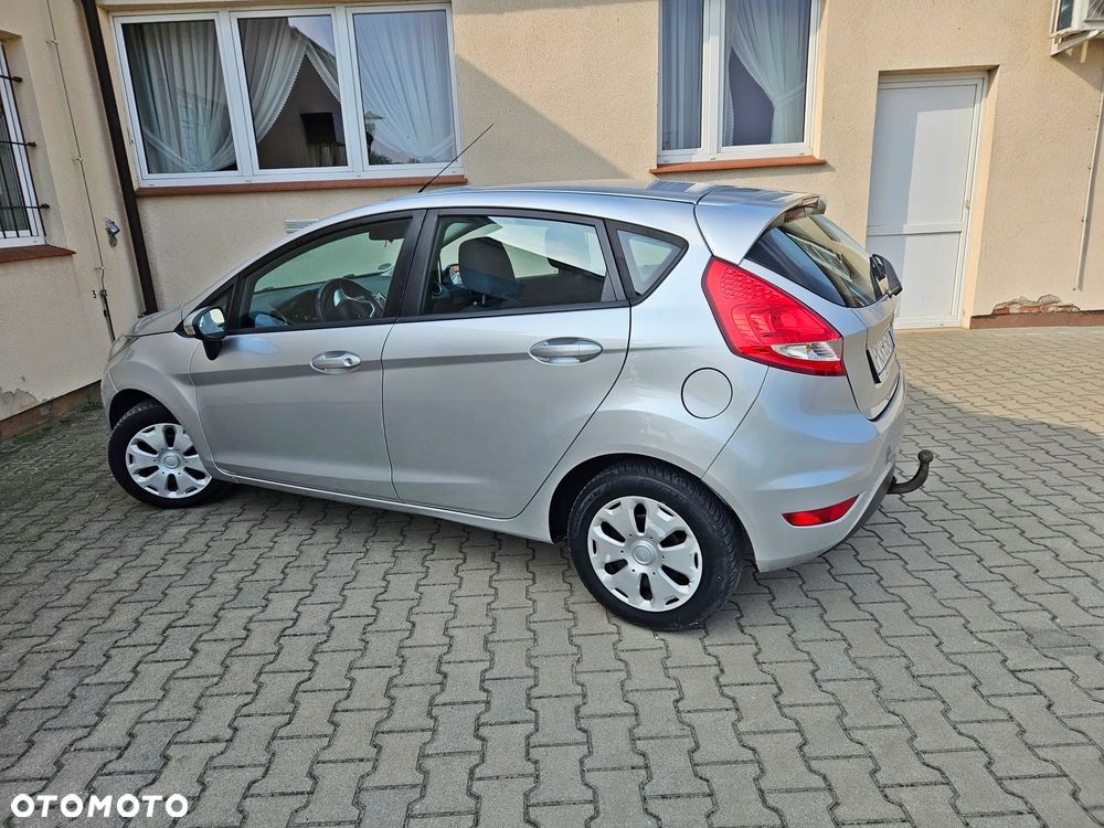 Ford Fiesta - 24