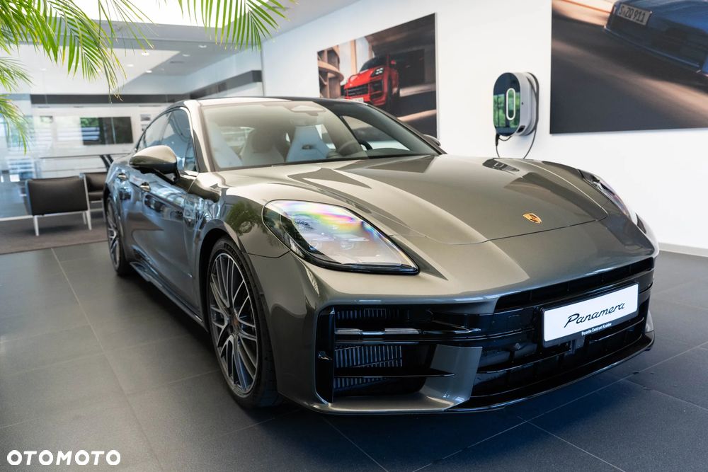 Porsche Panamera 4 E-Hybrid - 8