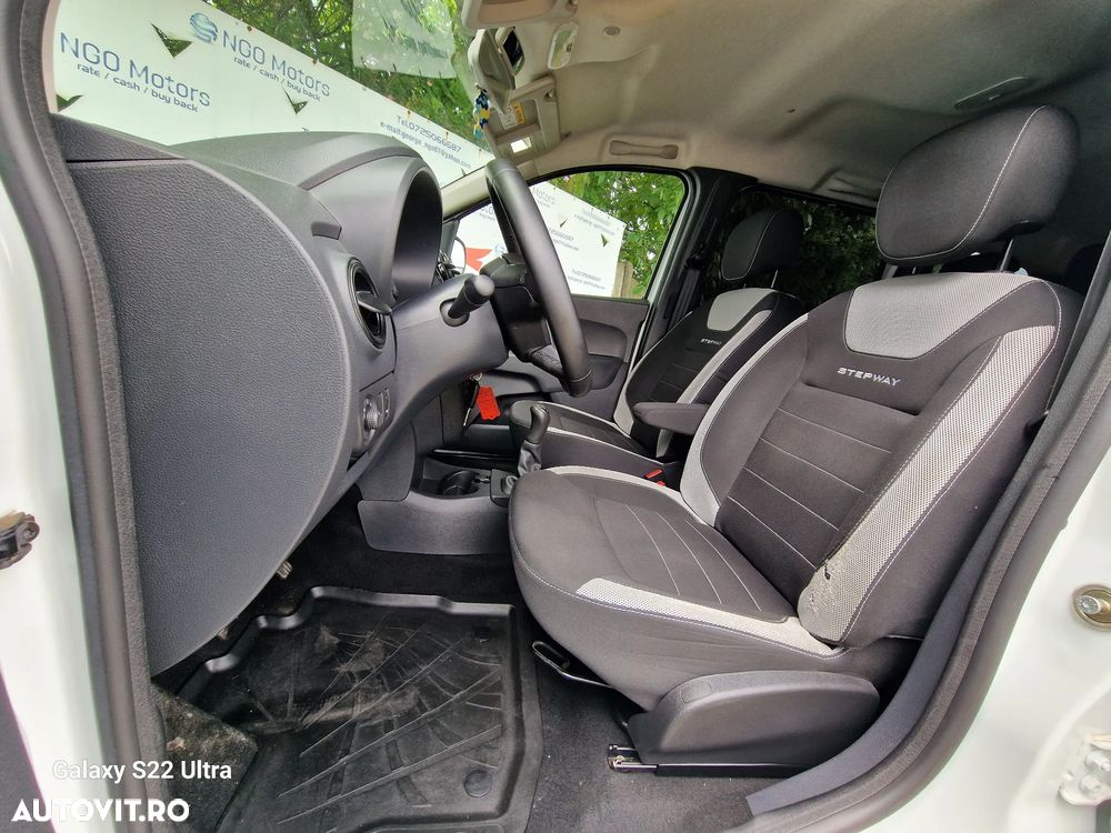 Dacia Lodgy TCe 115 Stepway Celebration - 21