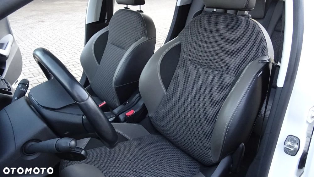 Peugeot 2008 1.2 Pure Tech GPF Allure S&S EAT6 - 19