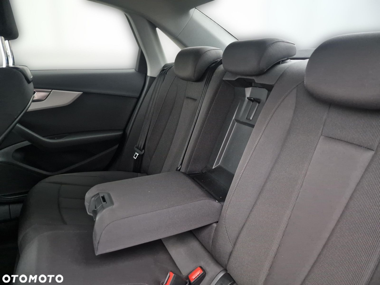 Audi A4 35 TFSI S tronic - 16