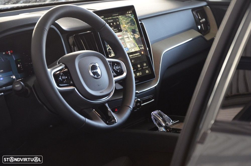 Volvo XC 60 2.0 T6 PHEV Plus Dark - 16