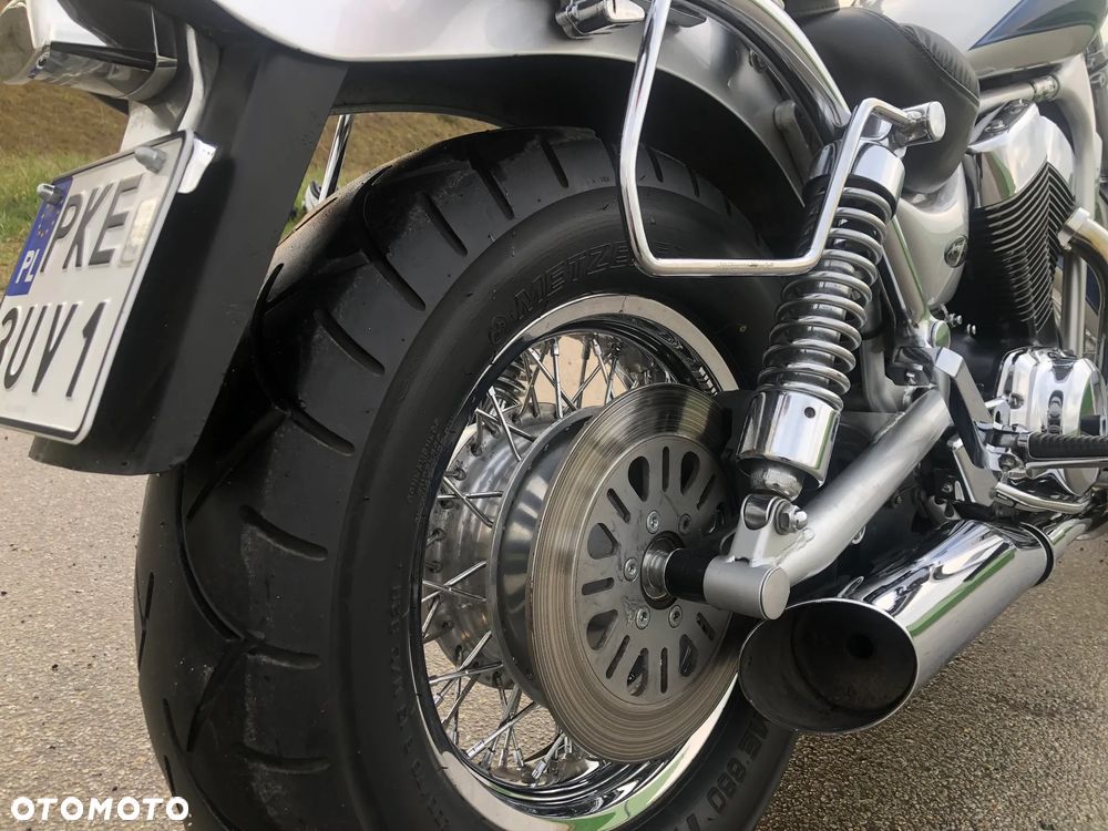 Suzuki Intruder - 10