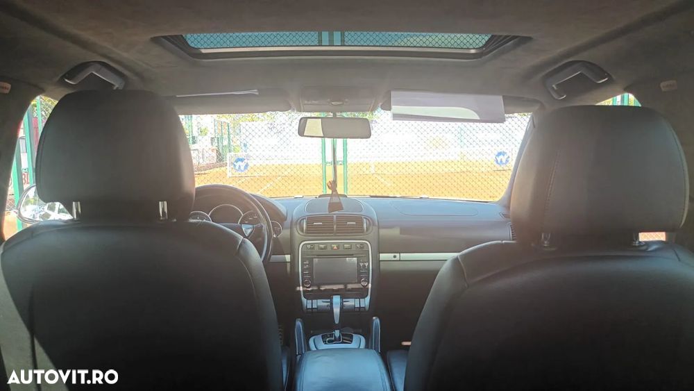 Porsche Cayenne Turbo S Aut - 28