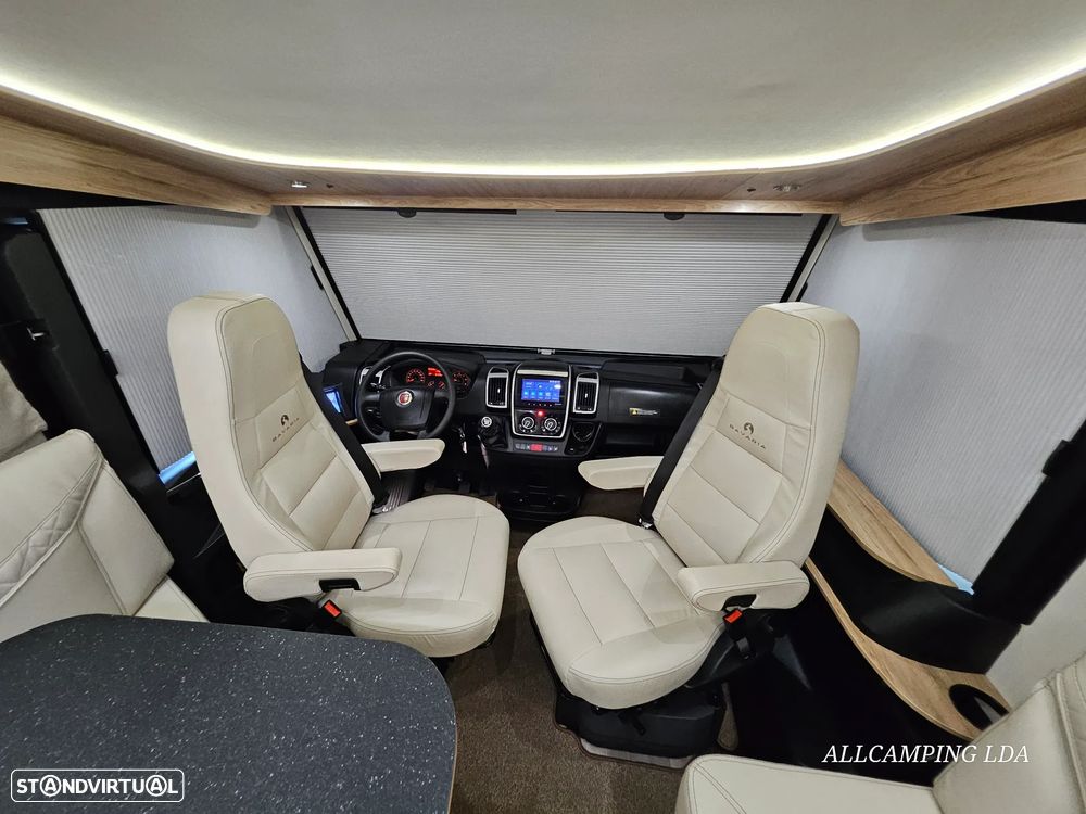 Bavaria Class I 740 CAMAS GÉMEAS - 58
