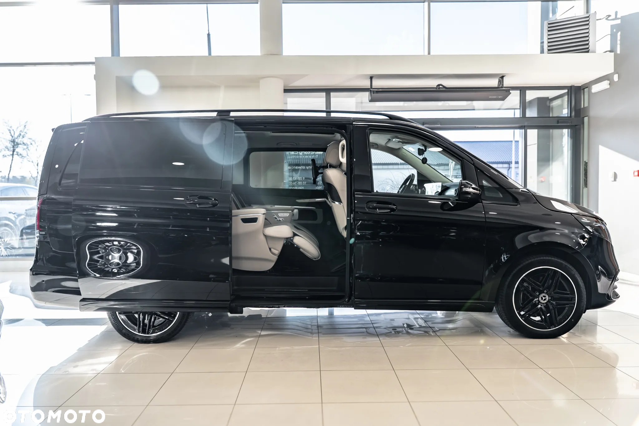 Mercedes-Benz Klasa V 300 d lang 4Matic 9G-TRONIC Exclusive Edition - 13