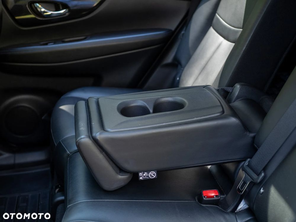 Nissan X-Trail 2.0 dCi Tekna 4WD Xtronic - 24