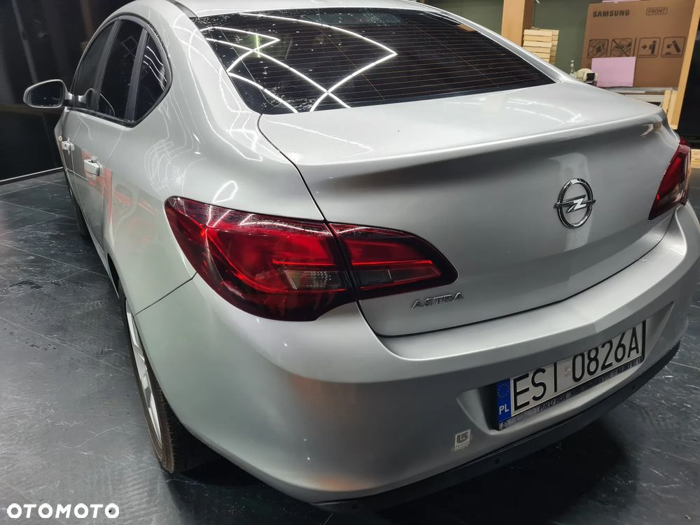 Opel Astra 1.6 Active - 16