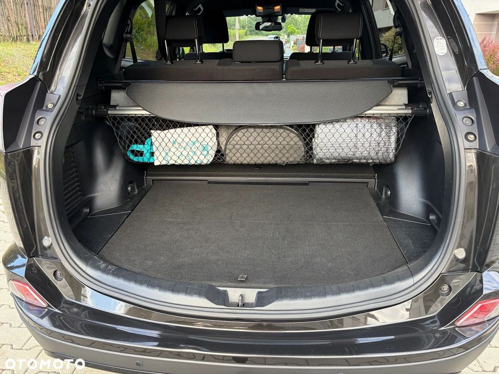 Toyota RAV4 Hybrid Premium 4x2 - 17