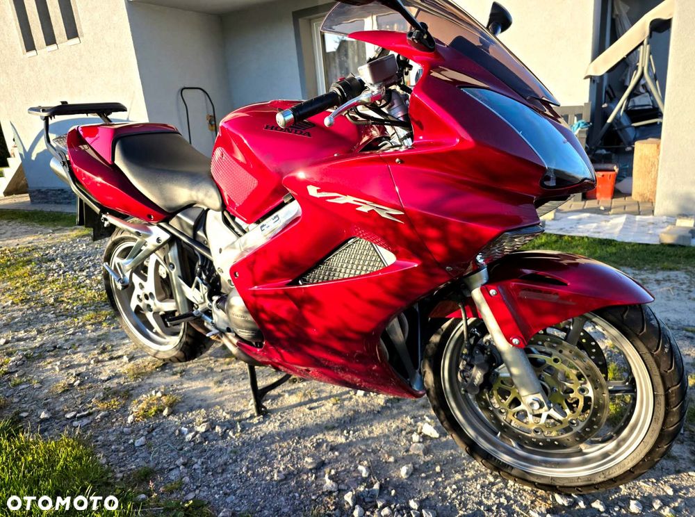 Honda VFR - 3