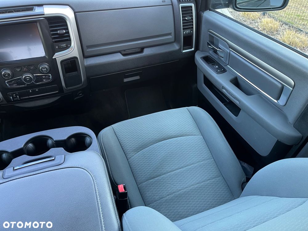 RAM 1500 5.7 Crew Cab Bighorn - 16